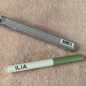 ILIA Eye Stylus Shadow Stick in Matte Mint Green